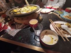 -山城外·非遗酸菜鱼(新都汇融店)
