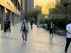 -新中关购物中心