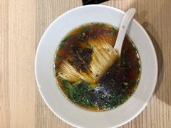 蕈油红汤面-君东记本帮面馆(天钥桥路店)