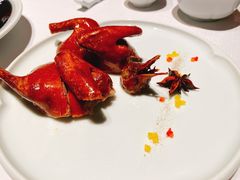招牌玻璃皮乳鸽-北京厨房(SKP店)