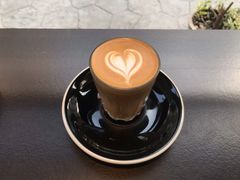 Flat&nbsp;white-black rainbow coffee