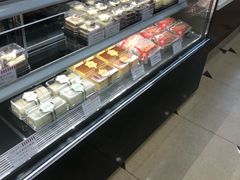 -红宝石·鲜奶小方·海派西点房(南丹店)