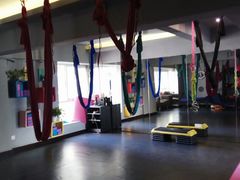 -舞佳舞空中瑜伽馆