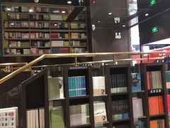 -钟书阁(群光广场店)