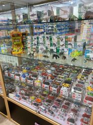 -逝水玩具折扣店