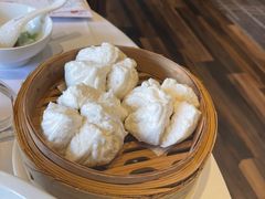 松软蜜汁叉烧包-凯悦酒家