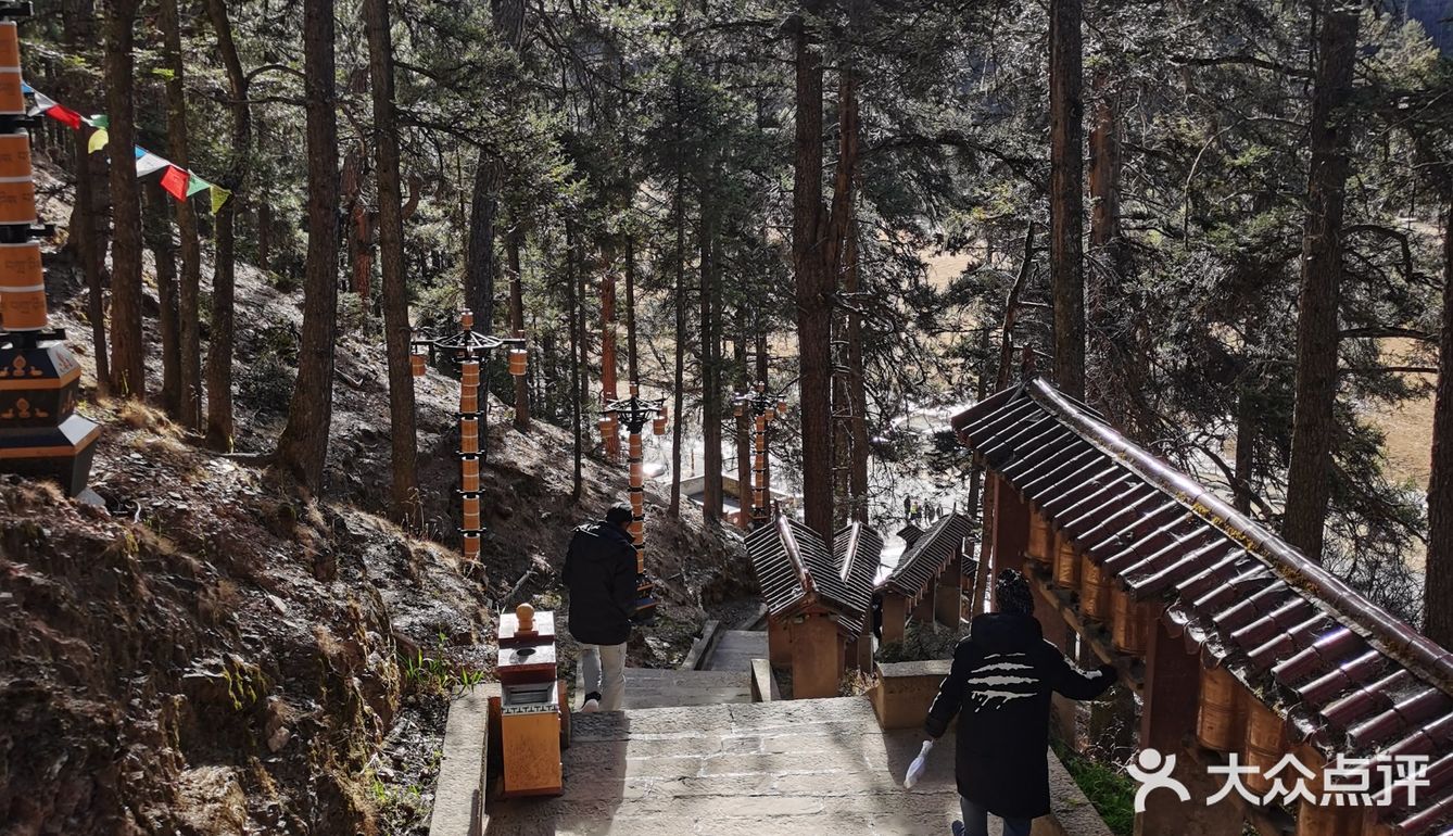 香格里拉小众朝拜寺庙｜本地藏民日常打卡，香火很旺