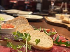 -恰餐厅及酒吧 CHAR Bar & Grill (北京丽都皇冠假日店)