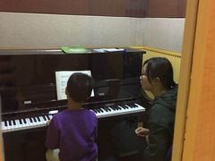 -柏斯音乐艺术中心·钢琴·吉他(上音店)
