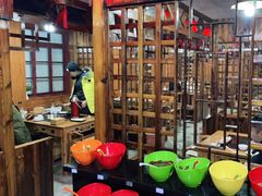 大堂-果松木炭酸菜铜火锅·外婆参鸡汤