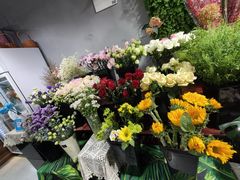 -何兮花店·气球派对鲜花店(马桥银春路万科城店)