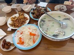 -美顺香食府鱼头老店(雪野湖店)