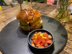 -HIGH FIVE哈福手工汉堡(桂林路店)