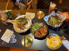 -何师烧烤Pro ·江湖川菜·小龙虾·精酿啤酒(太古里旗舰店)