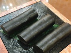 香滑黑芝麻卷-喜喜酒家·纯手工点心·粤菜