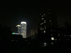 -上海市位育初级中学