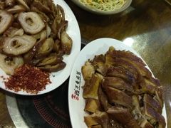 -老鼎万春卤菜(鹭湖宫8区店)