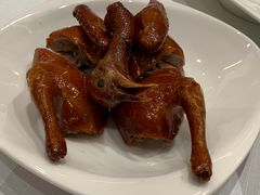 玻璃脆皮乳鸽皇-新雅粤菜馆(南京东路店)