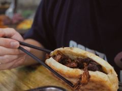 火烧夹肉-清真-戏楼王记牛肉面