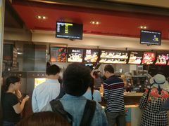 等位区-麦当劳(杭州东站高铁店)