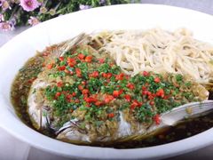 剁椒鱼头-芳芳私房菜·精做淮扬菜(承德路店)