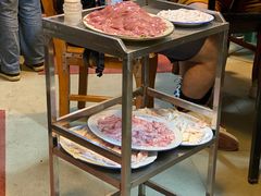 大堂-华哥新鲜猪精品美食