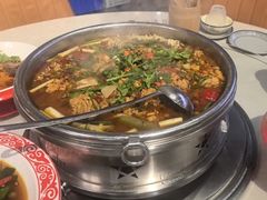 -牟记江湖重庆地标特色菜鱼蛋海鲜羊蝎子(巴南区黑金冠十多年好店)