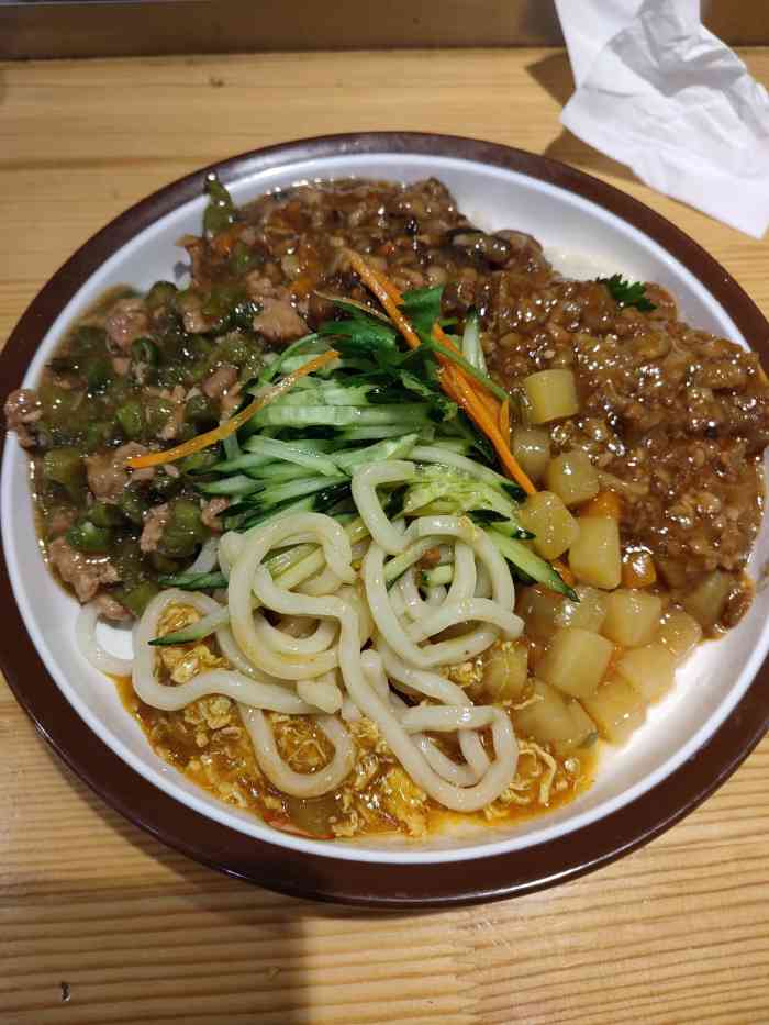嘉翊61吉妈妈手擀面(马路湾店)-"这边医院比较多,其他单位也比较多