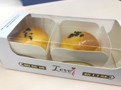 莲蓉蛋黄酥-鲍师傅糕点(春熙路店)