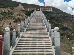 -比如骷髅墙景区