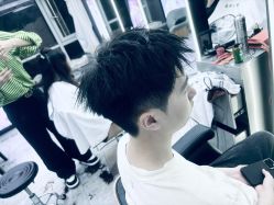 -藤野造型烫发染发