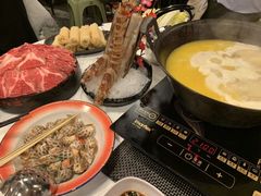 -鲜入围煮花胶鸡海鲜火锅