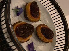 一口鲍鱼酥-三号黄浦会Canton Table