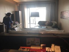 -上海滴水湖皇冠假日酒店