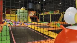 -蹦蹦跳跳(新奥购物中心店)