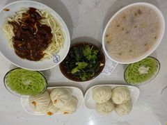 -李与白包子铺(桐梓林店)