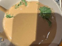 -老牌坊云南鱼豆花火锅(哈西万达店)