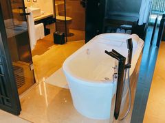 -三亚湾海居铂尔曼度假酒店