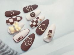 -悦指间美甲美睫
