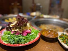 -万里闯关东铁锅炖菜馆(高新旗舰店)
