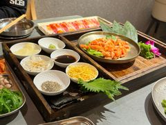 -围炉肉舍丹东海鲜烤肉·烤活鳗(步行街店)