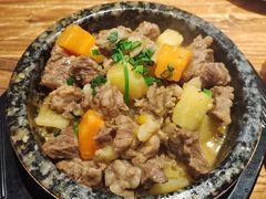 石锅牛肉炖土豆-撒郎嘿·朝鲜民俗餐馆