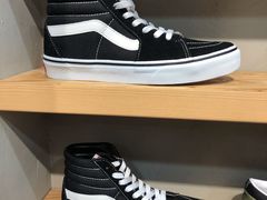 -ABC MART(心斎橋店)