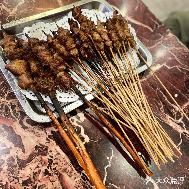 广州探店｜超级好吃的新疆烤羊肉串、烤馕饼
