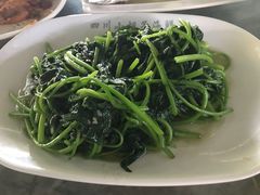 -四川小胡子海鲜(丁村万人海鲜广场店)