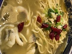-轻捞慢起面馆(新世界百货店)