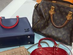 -聚云奢二手奢侈品黄金手表包包回收·中古店(中福城店)