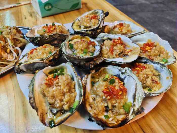 黄记湛江烤生蚝-"真的可以算是这附近最美味的烧烤店!生蚝肥.