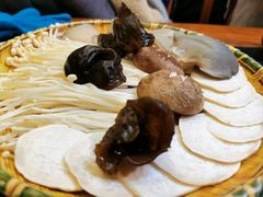 菌菇拼盘-沸炉重庆老火锅(军事博物馆店)