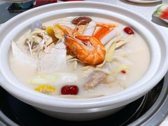 -三人行骨头王火锅(长寿店)